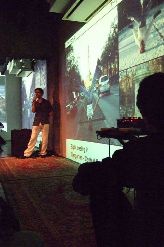 Artists Web CEO lands on his head at pehcakucha night, Tokyo