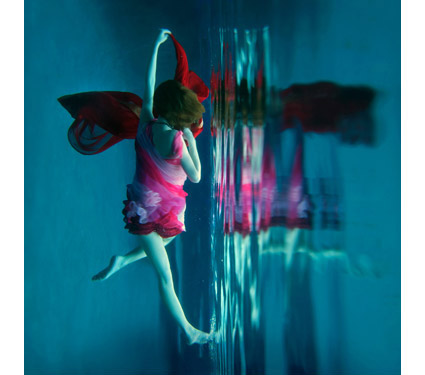 Dreamlike underwater photography by Kathleen Wilke 