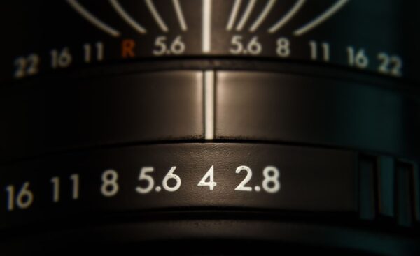 Aperture setting f/4 on a DSLR camera